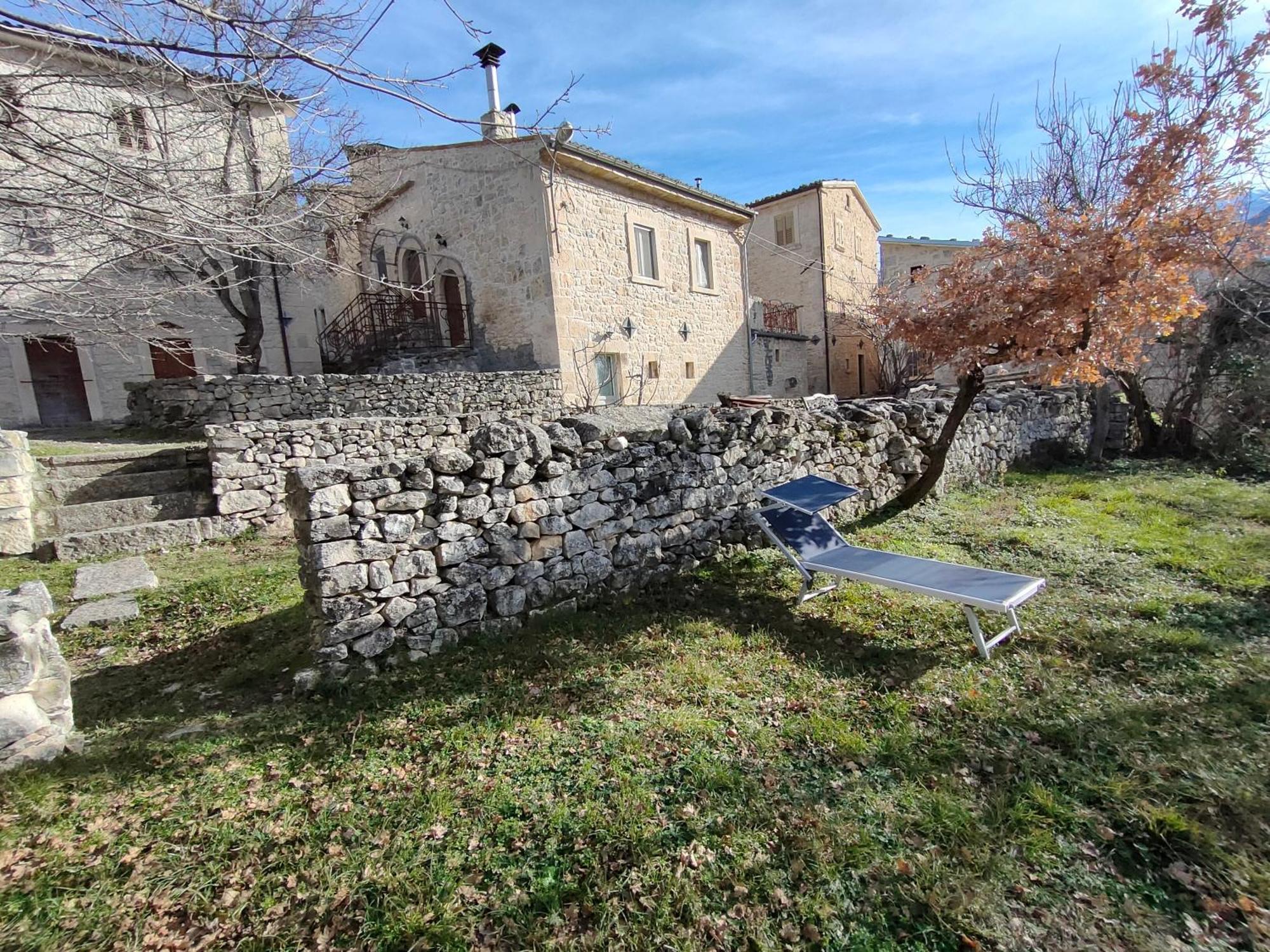 Poesia D'Abruzzo Villa การามานิโก แตร์เม ภายนอก รูปภาพ