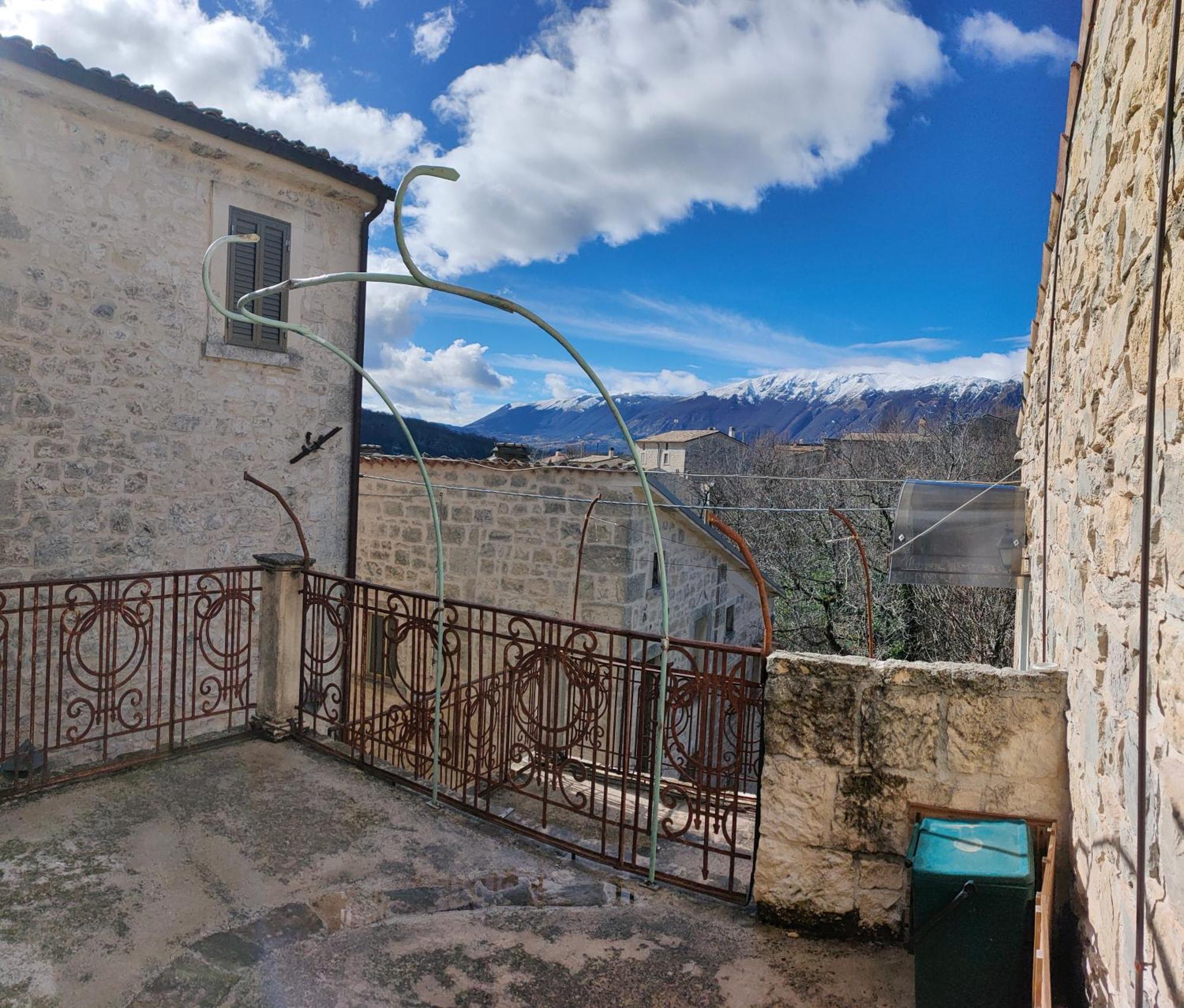 Poesia D'Abruzzo Villa การามานิโก แตร์เม ภายนอก รูปภาพ